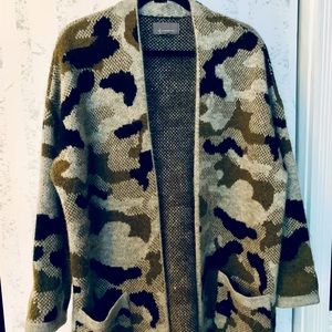 Anthropologie Vera M/L Camo Cardigan